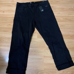 Kit from the Kloth AMY Crop straight leg 16